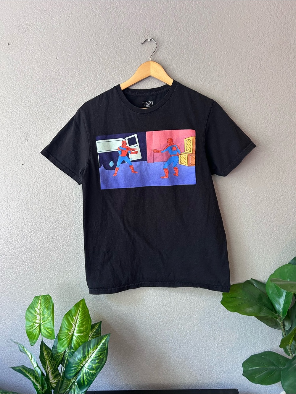 Marvel Black Graphic Tee Spider-Man Pointing Mem